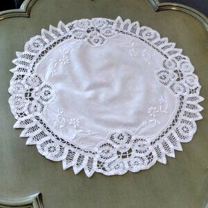 Vintage Round White Cotton Table Topper Battenburg Lace Style 14" Diameter